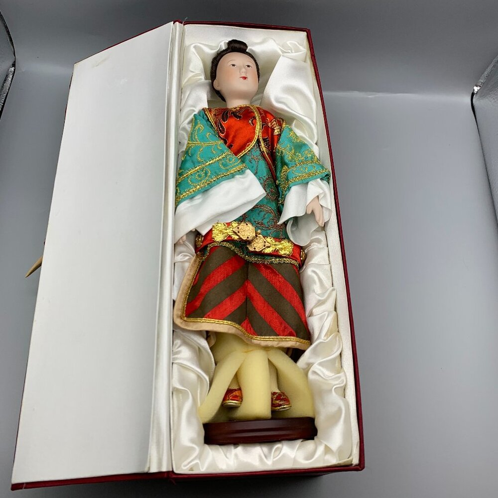 2003 Fourstar Group Chinese Porcelain/Cloth 12" Doll on Stand in Lined Red Box